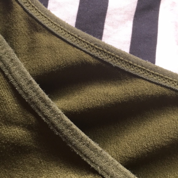 ☀︎︎𝚘𝚕𝚒𝚟𝚎 𝚝𝚊𝚗𝚔☀︎︎ - Picture 3 of 4